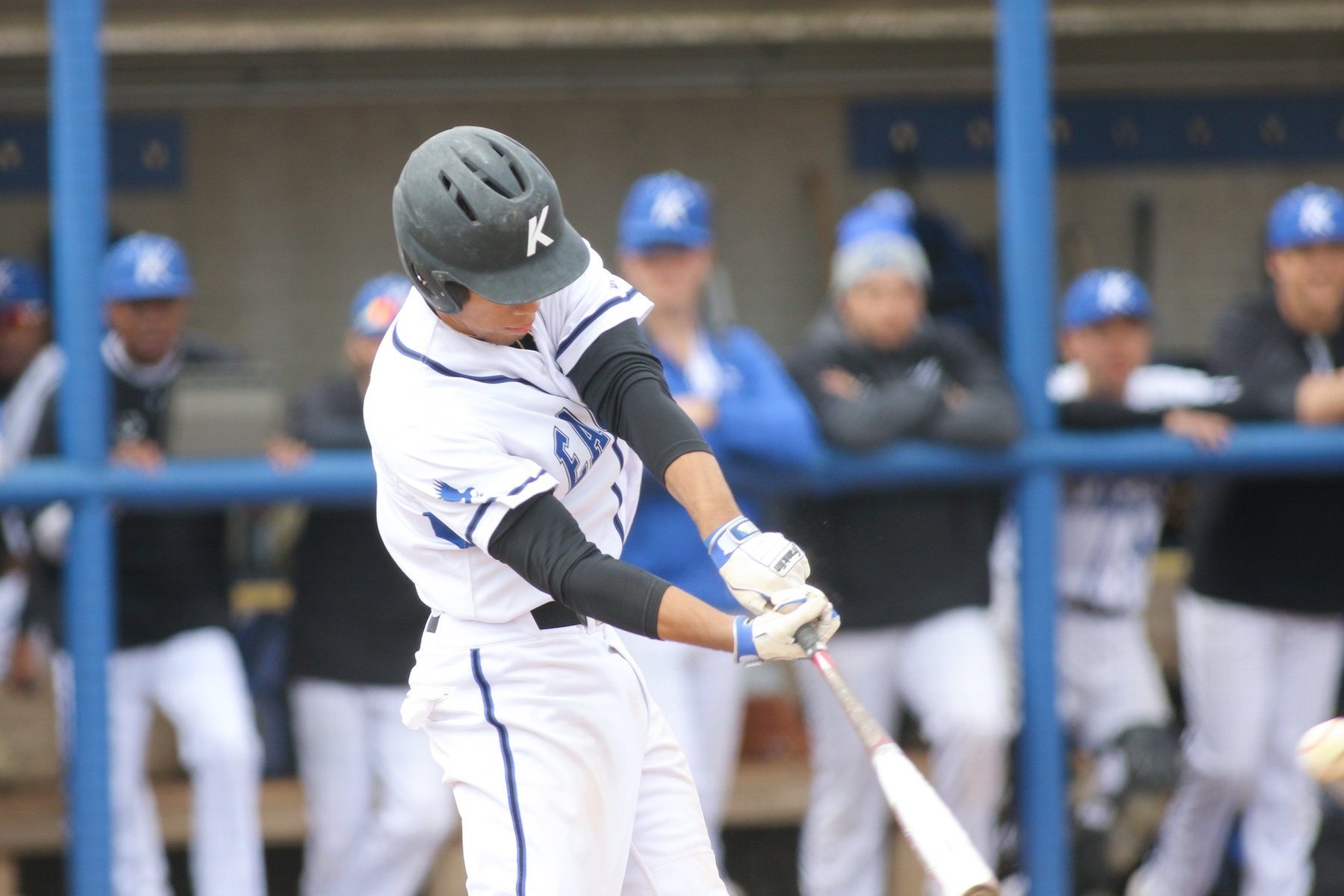 Bennett shines as Eagles sink Lakers