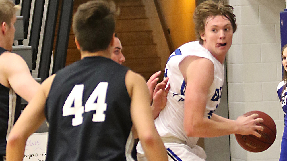 No. 6 Eagles Roll to 13th Win in a Row