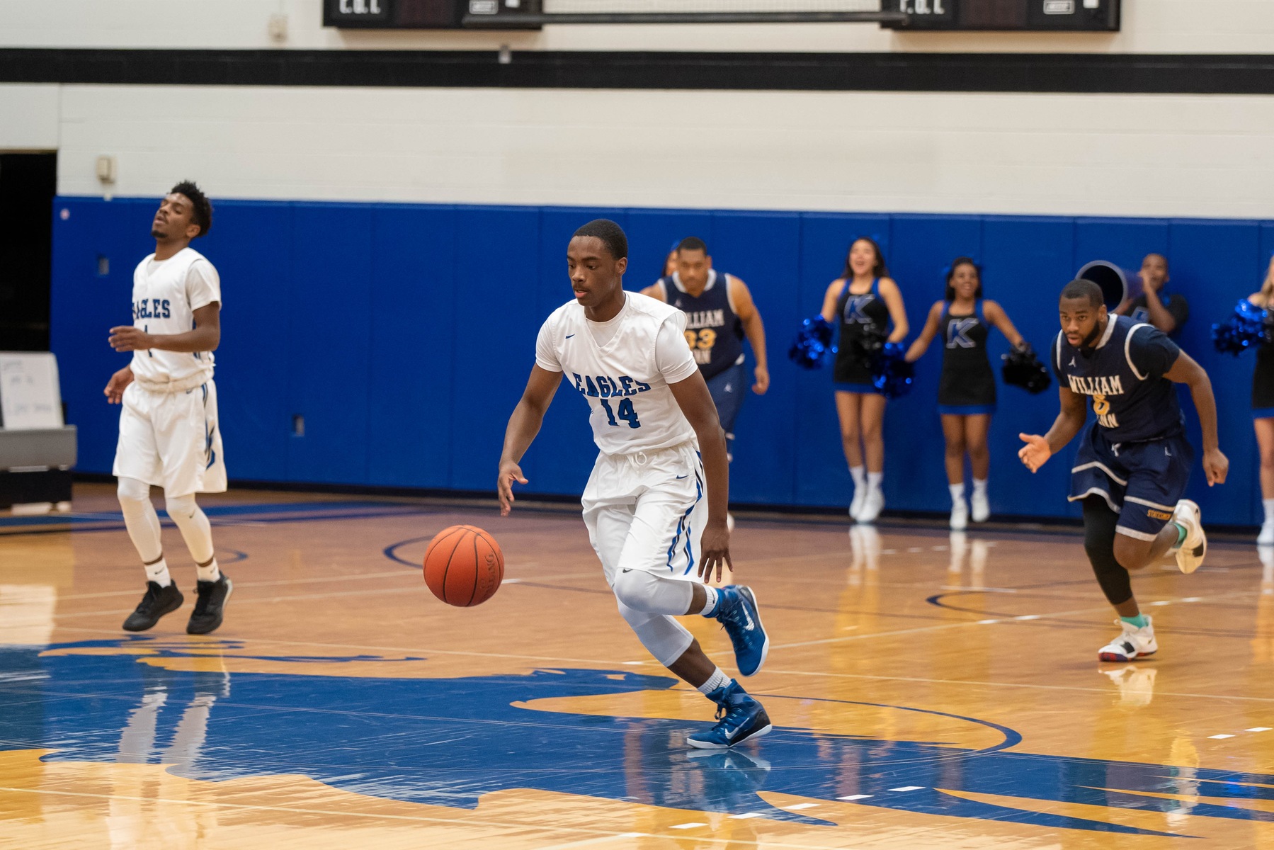 No. 1 Eagles roll by William Penn JV