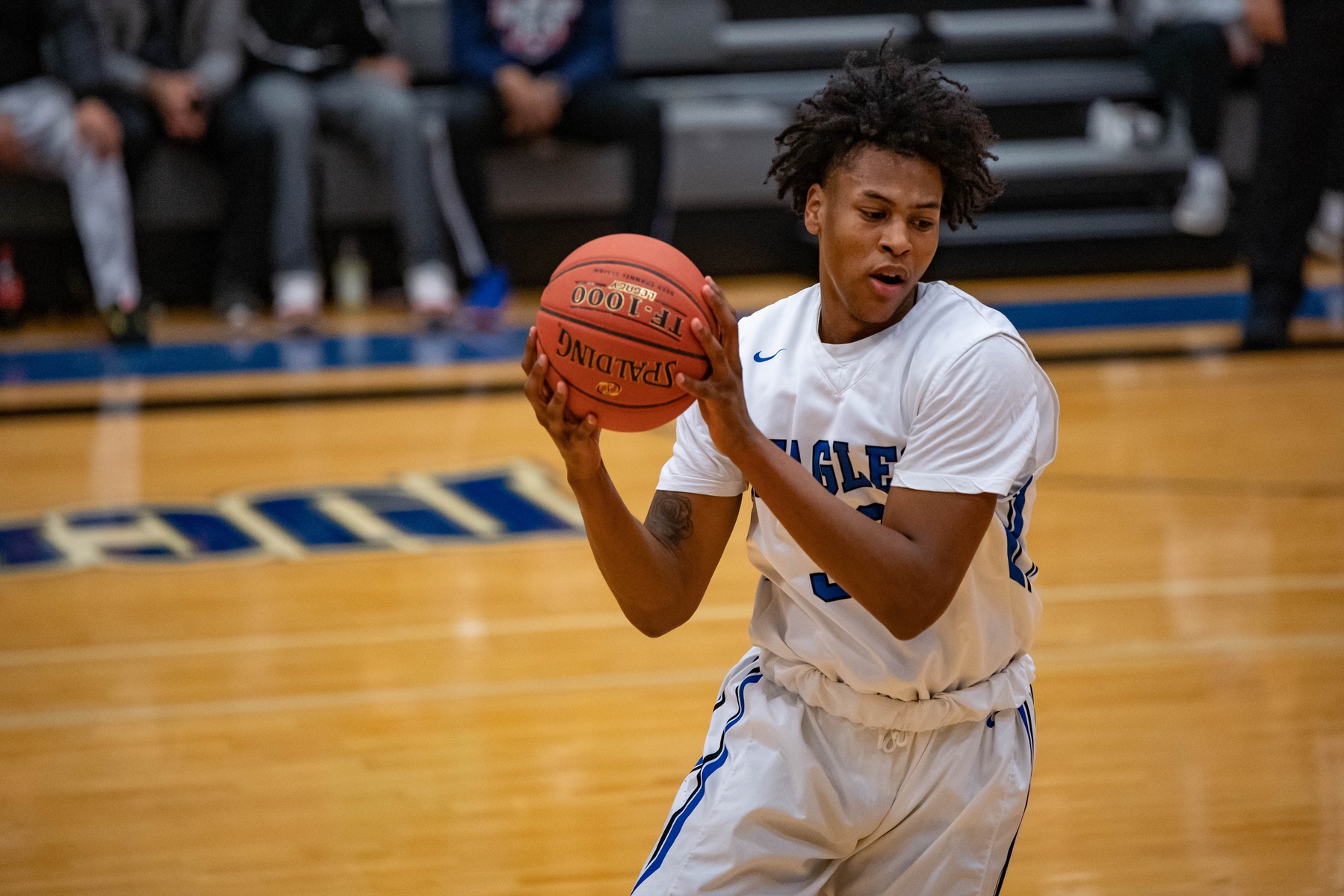 No. 12 Eagles roll by Southwestern