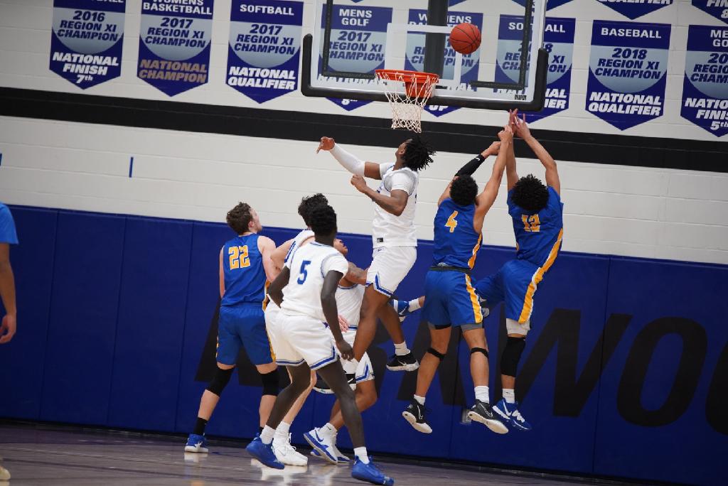 Kimble leads No.8 Eagles by NIACC