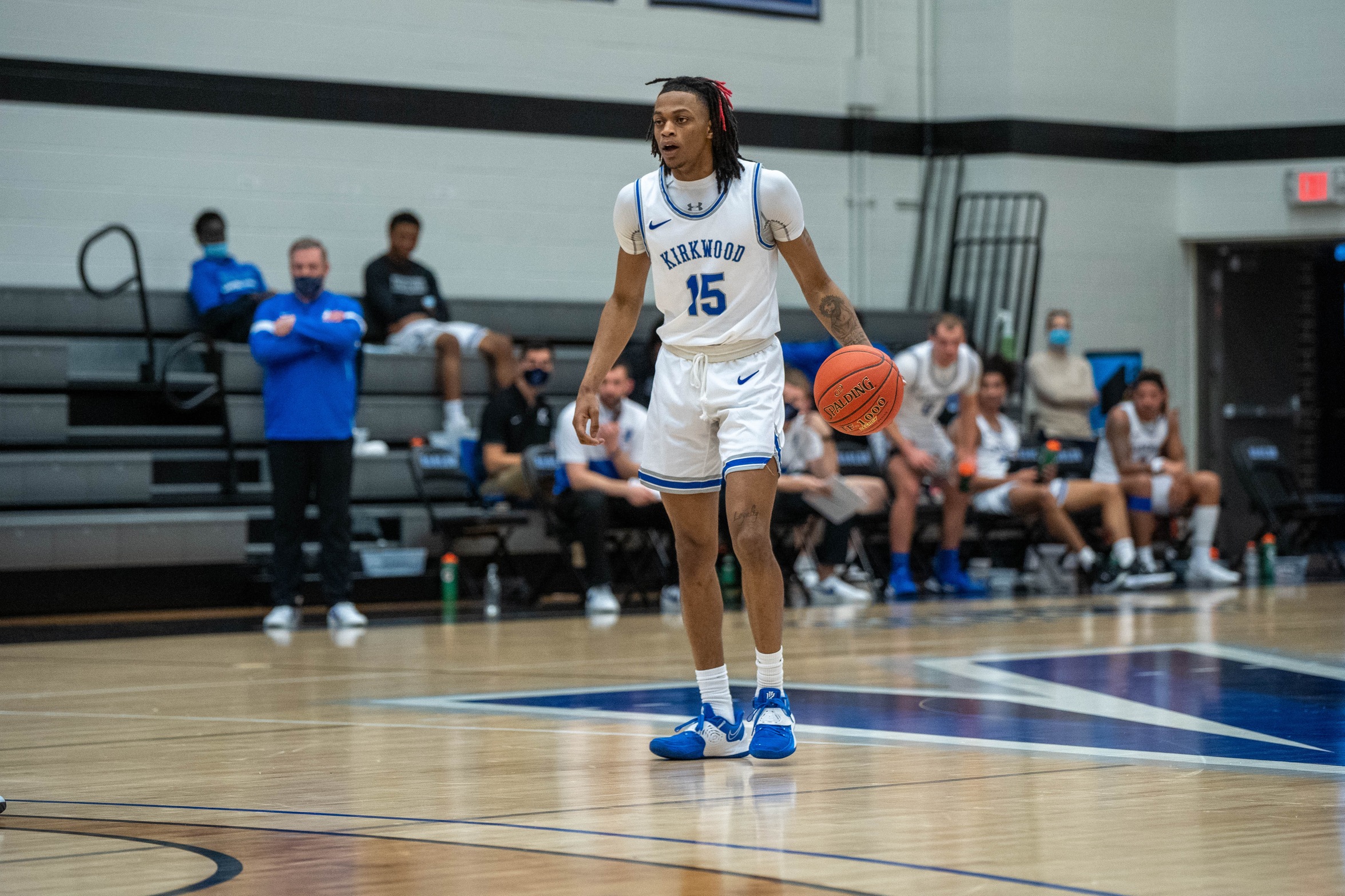 Seales leads No.18 Eagles by Marshalltown