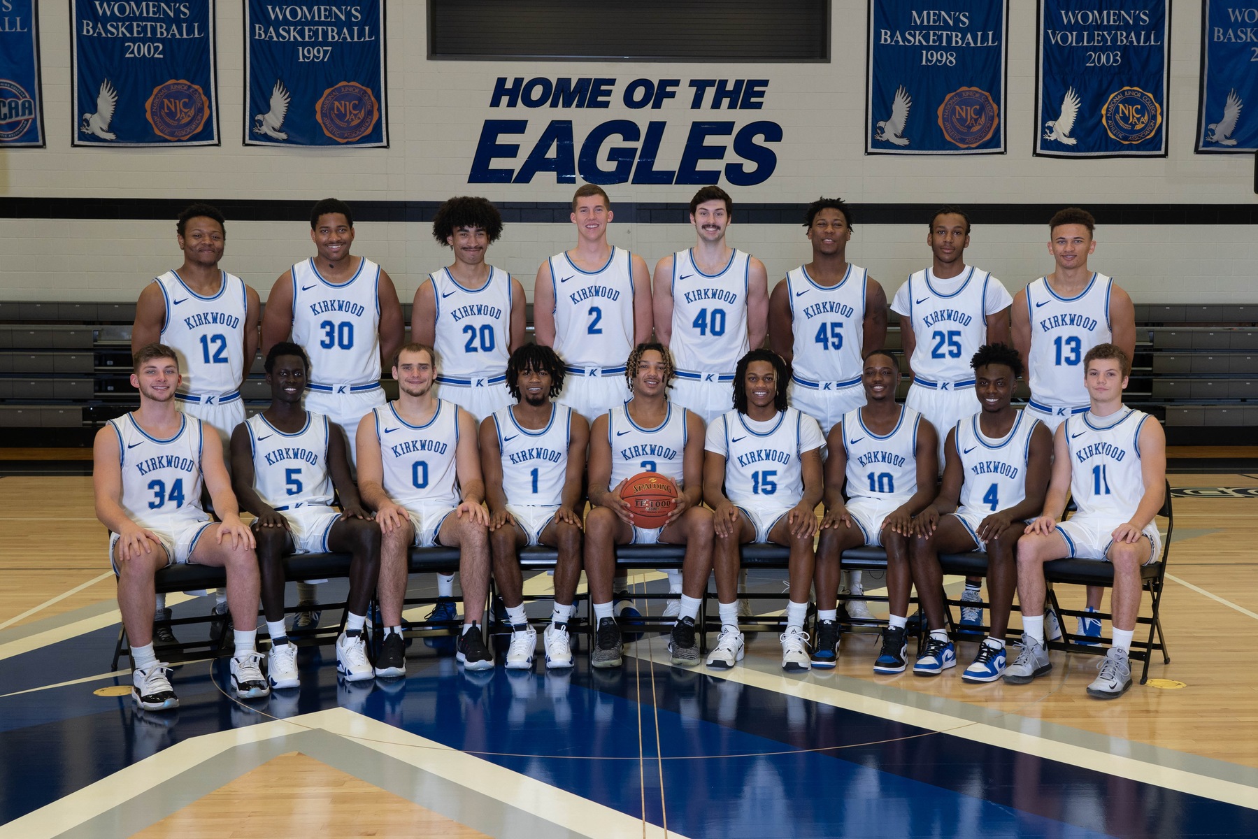 Eagles win on the road