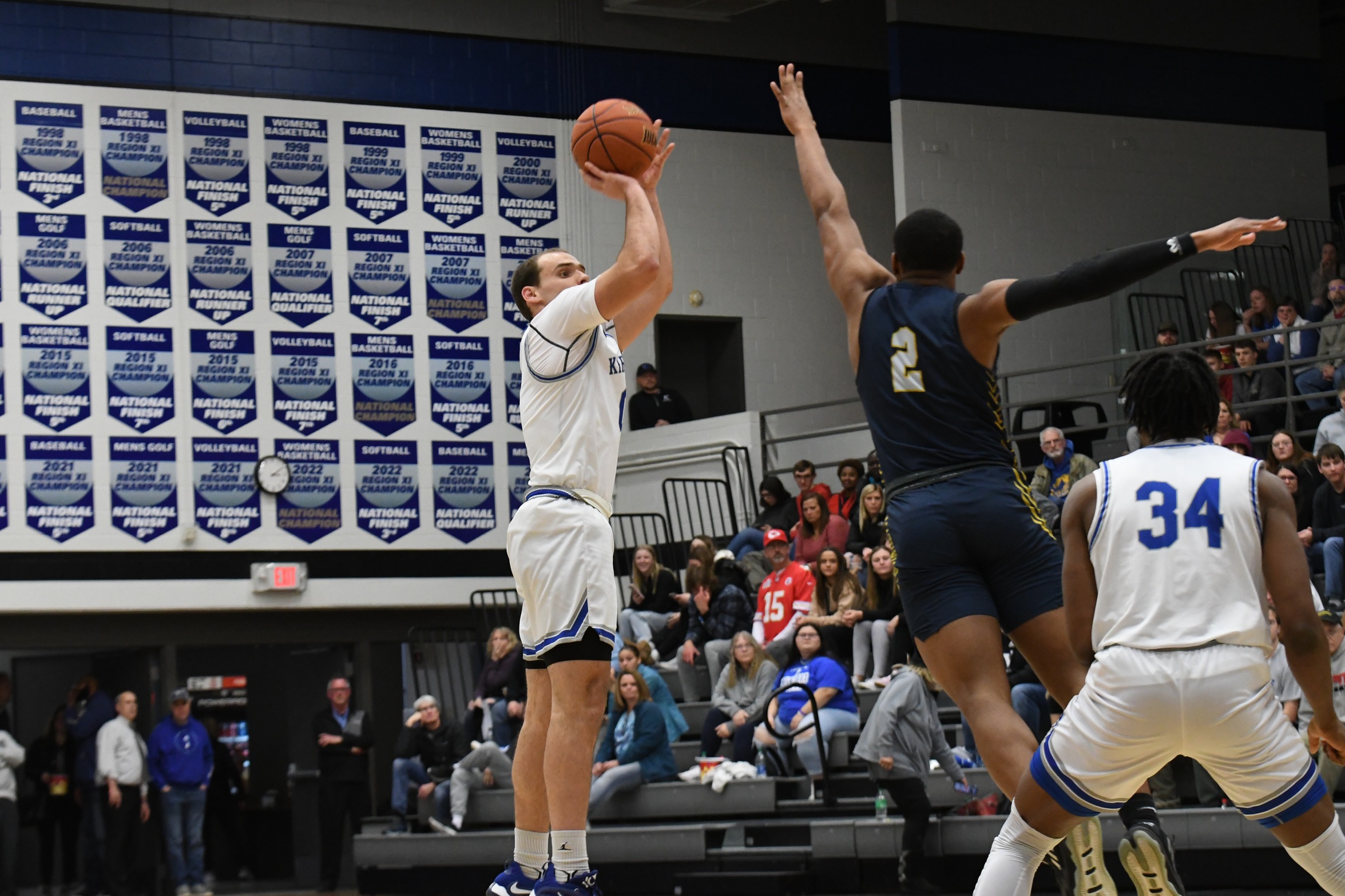 NO.15 EAGLES TOP NO.12 LAKERS IN OT