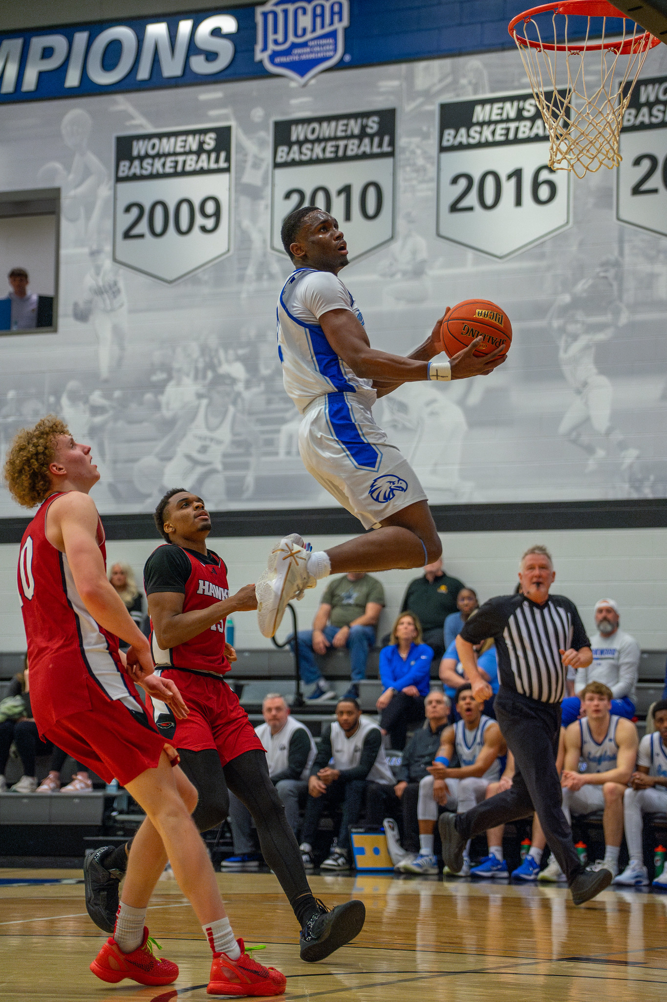 Kirkwood Dominates No. 6 Ellsworth with 20-Point Road Win