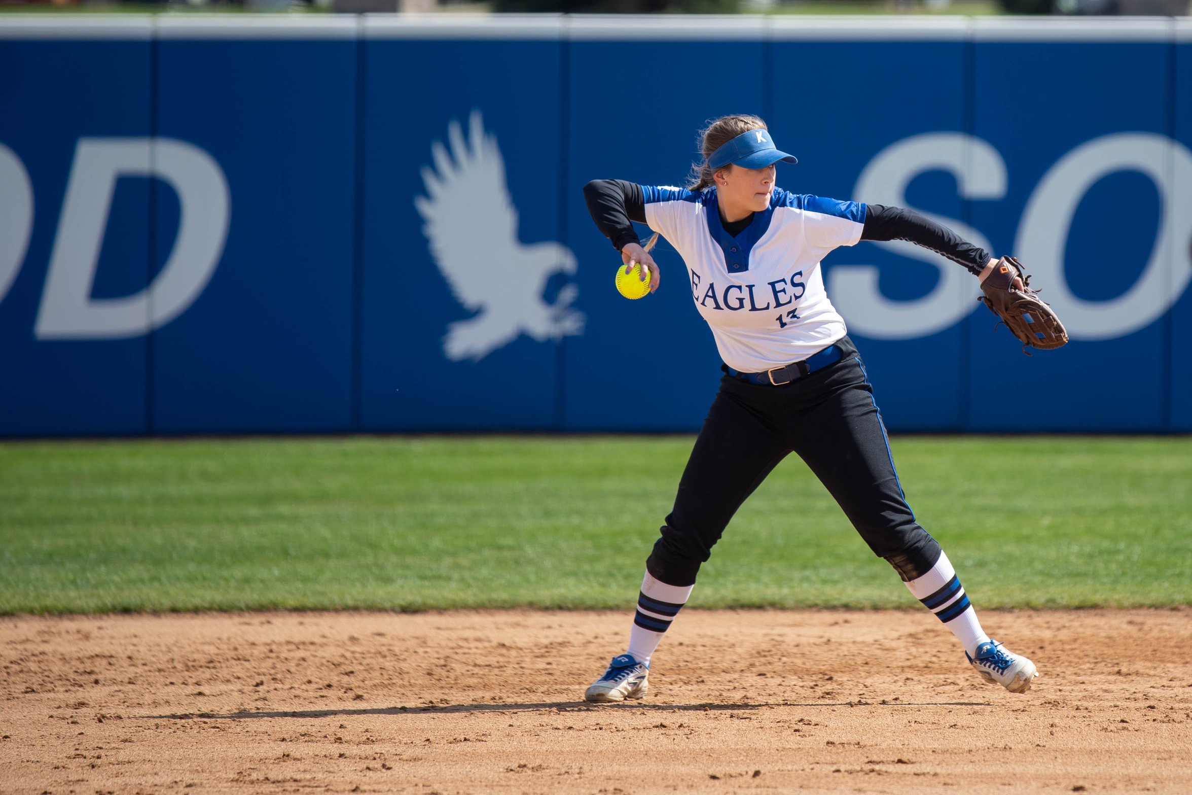 Eagles swat 5 homers in sweep