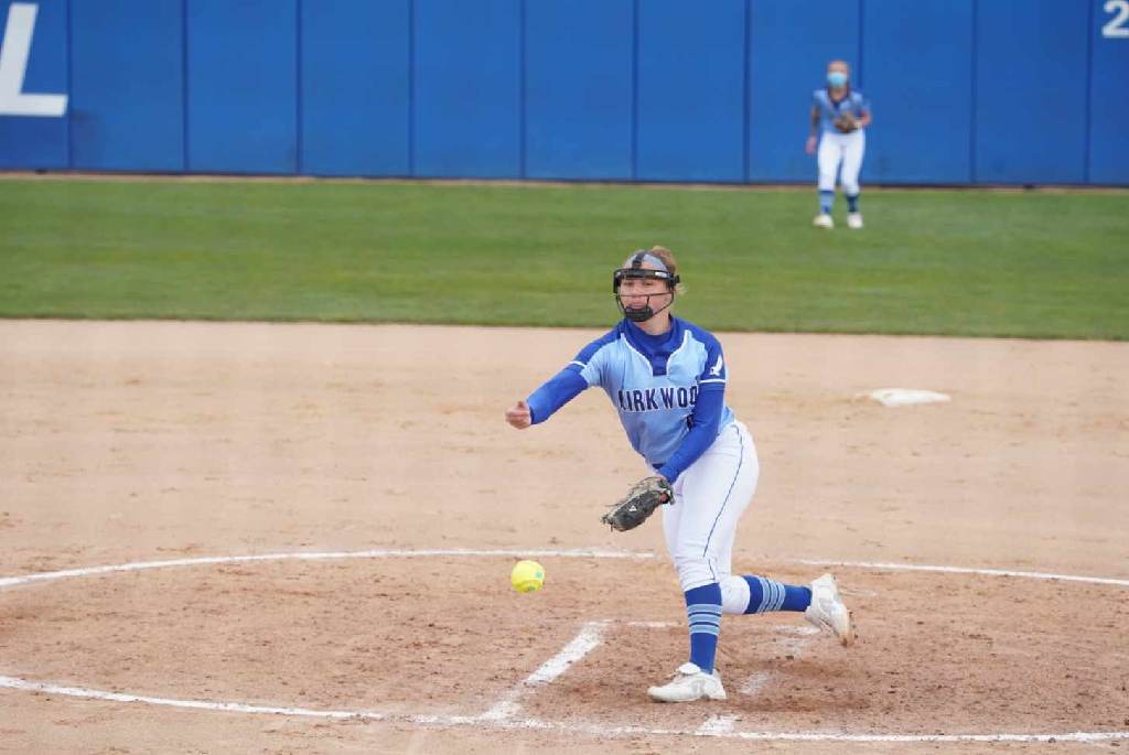No.8 Eagles roll into regional finals