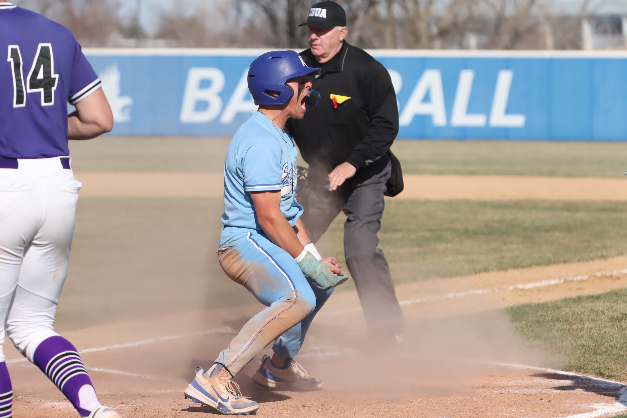 Kirkwood Baseball Sweeps the Lakers