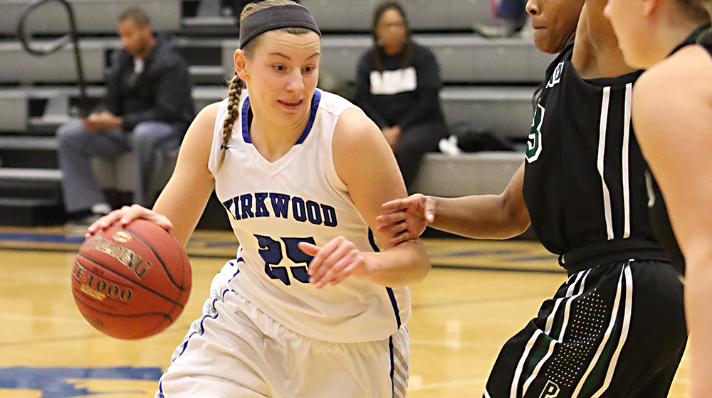 Mensen Breaks Loose for No. 1 Eagles