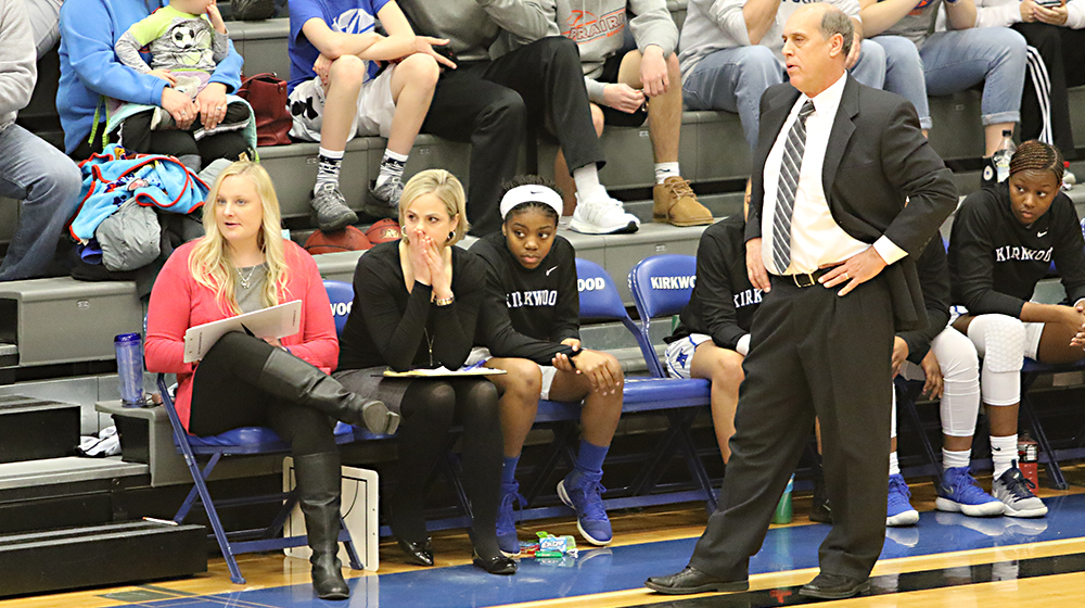 No. 2 Eagles Survive Upset Bid at Tourney