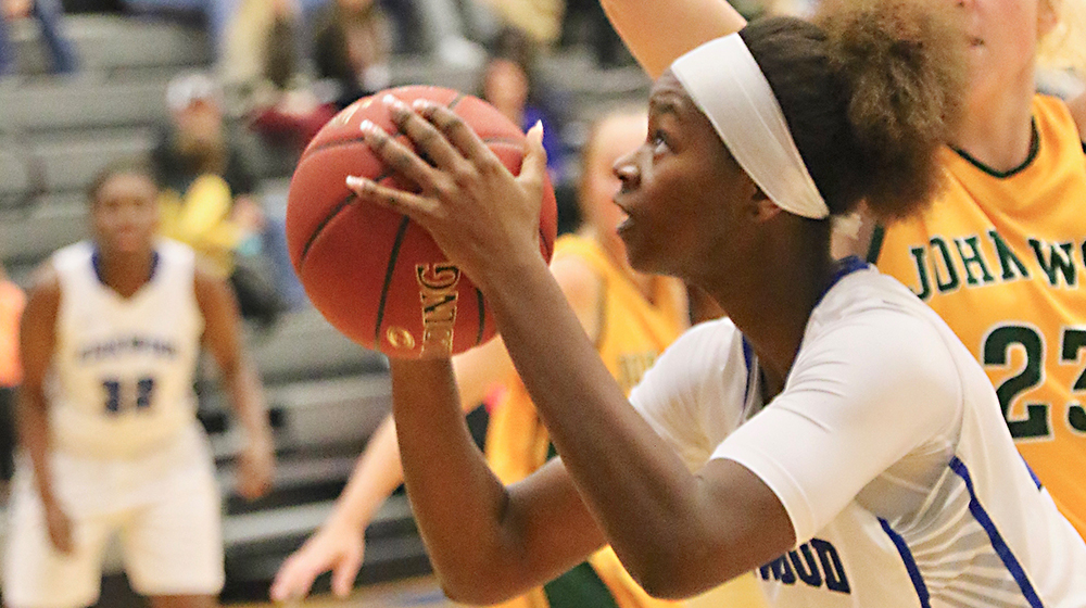 Robinson leads KCC women by Triton