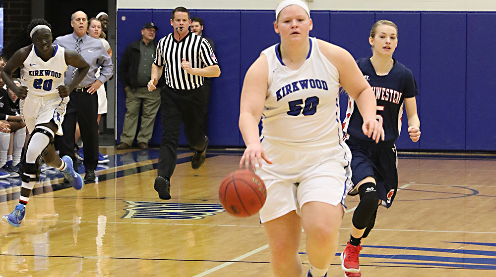 No. 2 Eagles Roll at National Tourney
