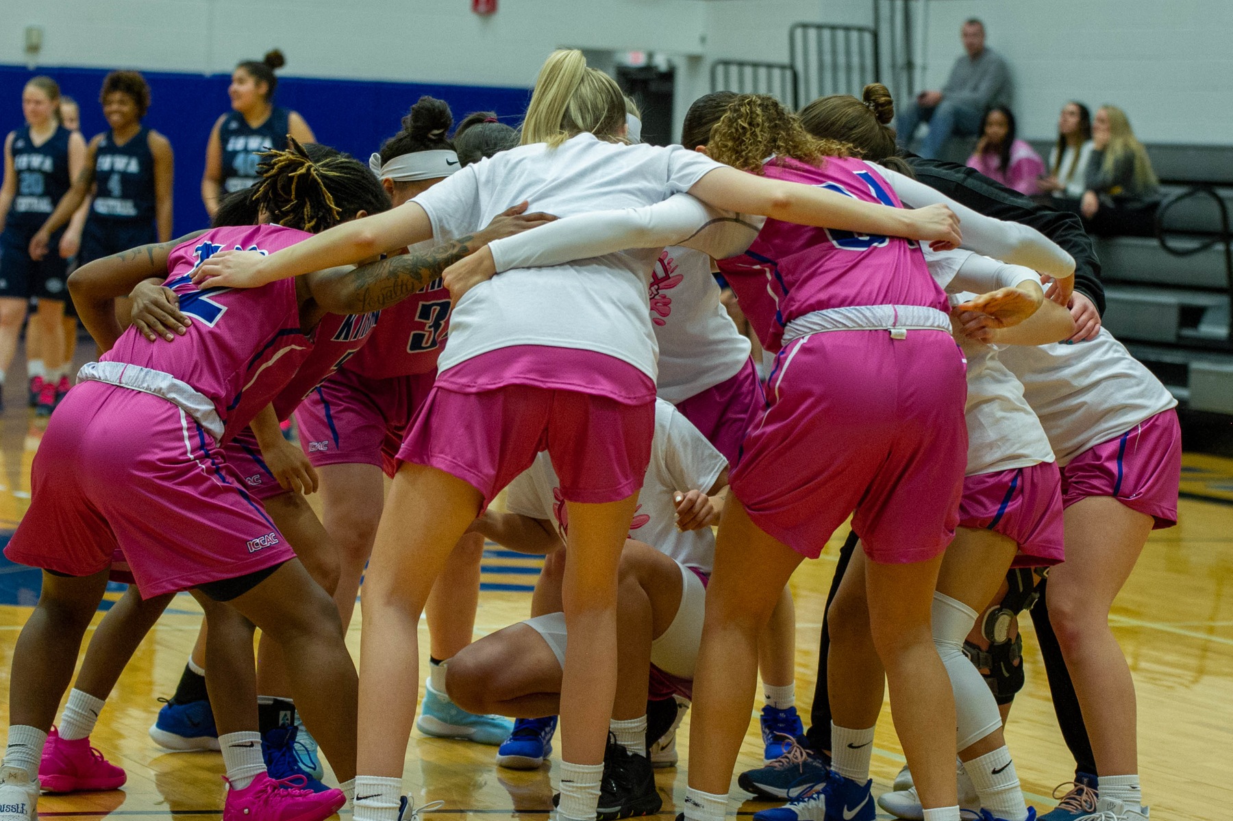 No. 4 Eagles begin with 19-0 spurt