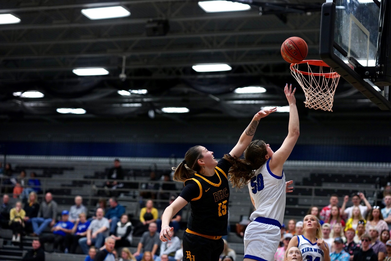 NO.2 EAGLES WALLOP NO.19 TRITONS