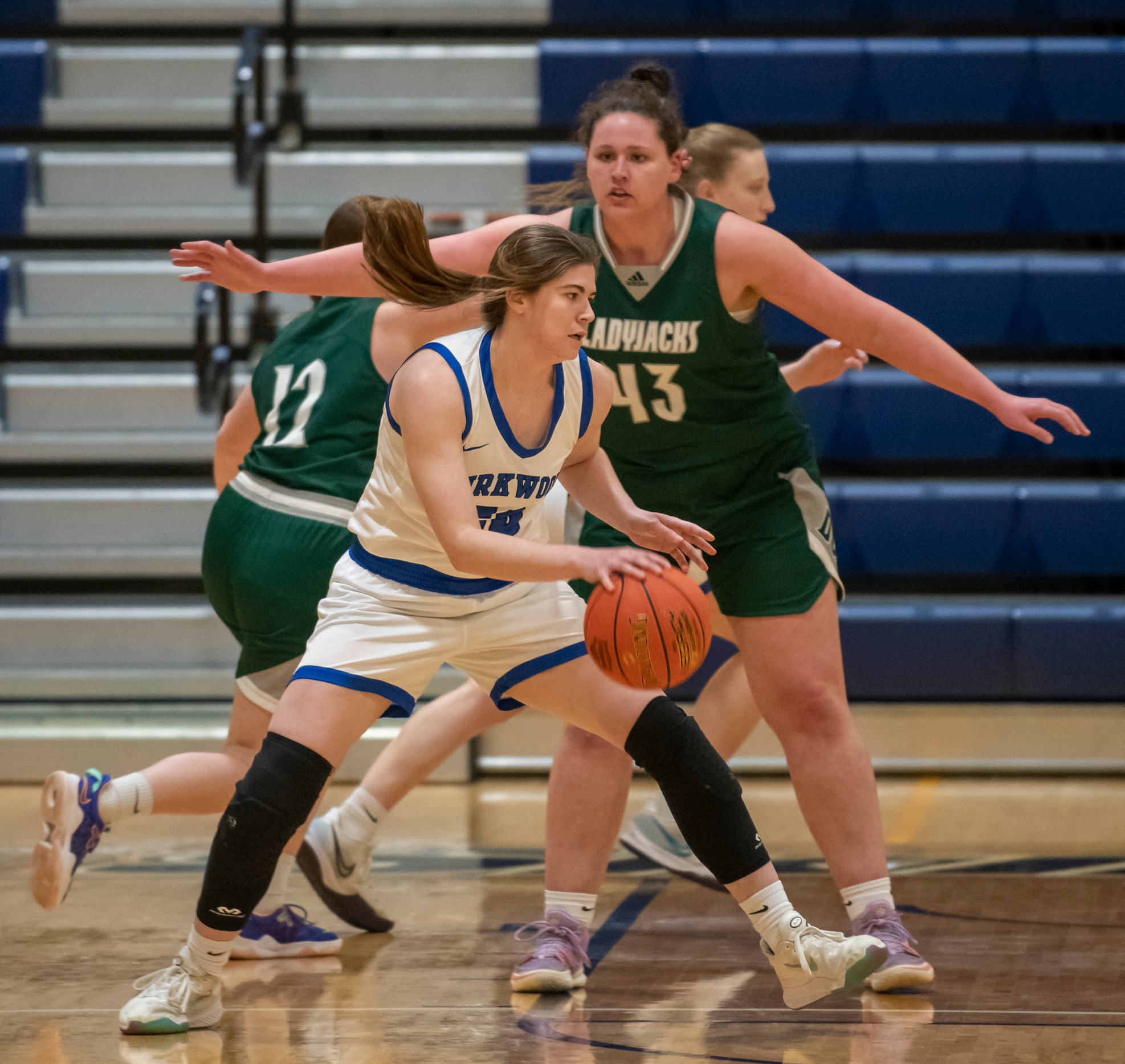 NO.1 KCC WOMEN ROLL IN NJCAA OPENER