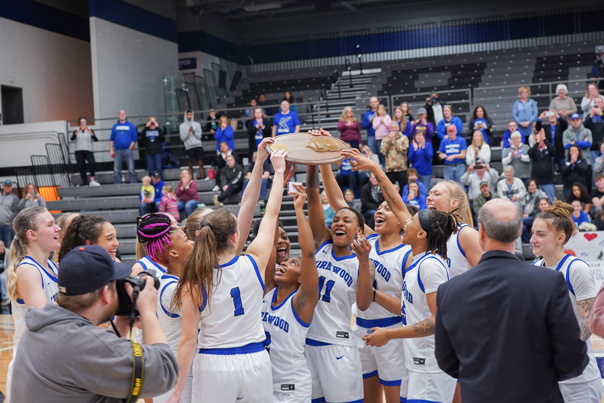 STRONG FINISH SENDS EAGLES TO REGIONAL TITLE