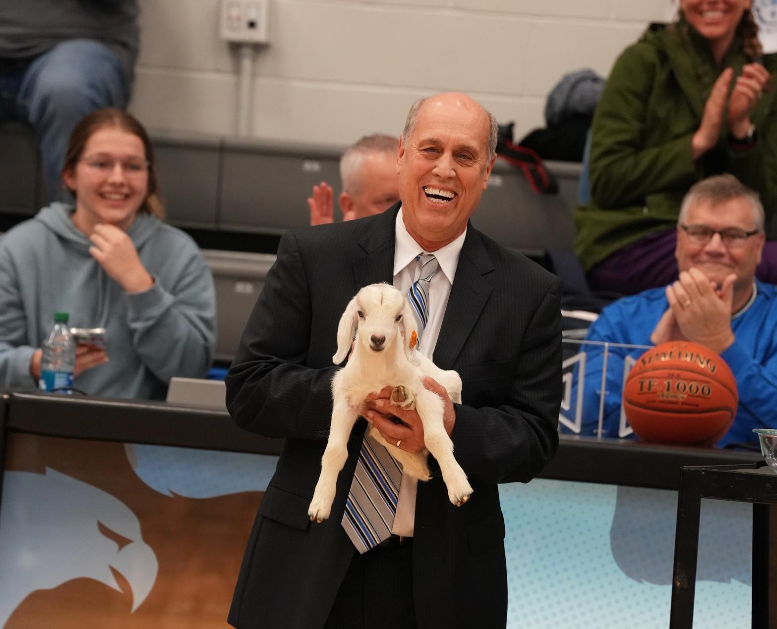 NO.3 KCC WOMEN ROLL PAST IOWA CENTRAL