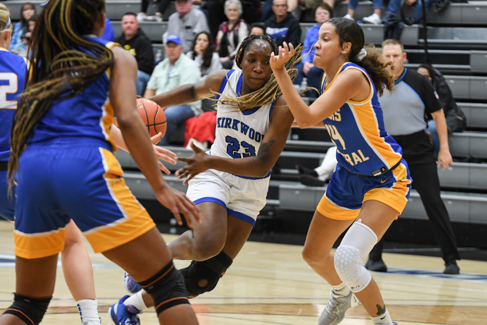 NO.1 EAGLES THUMP NO.14 ILLINOIS CENTRAL