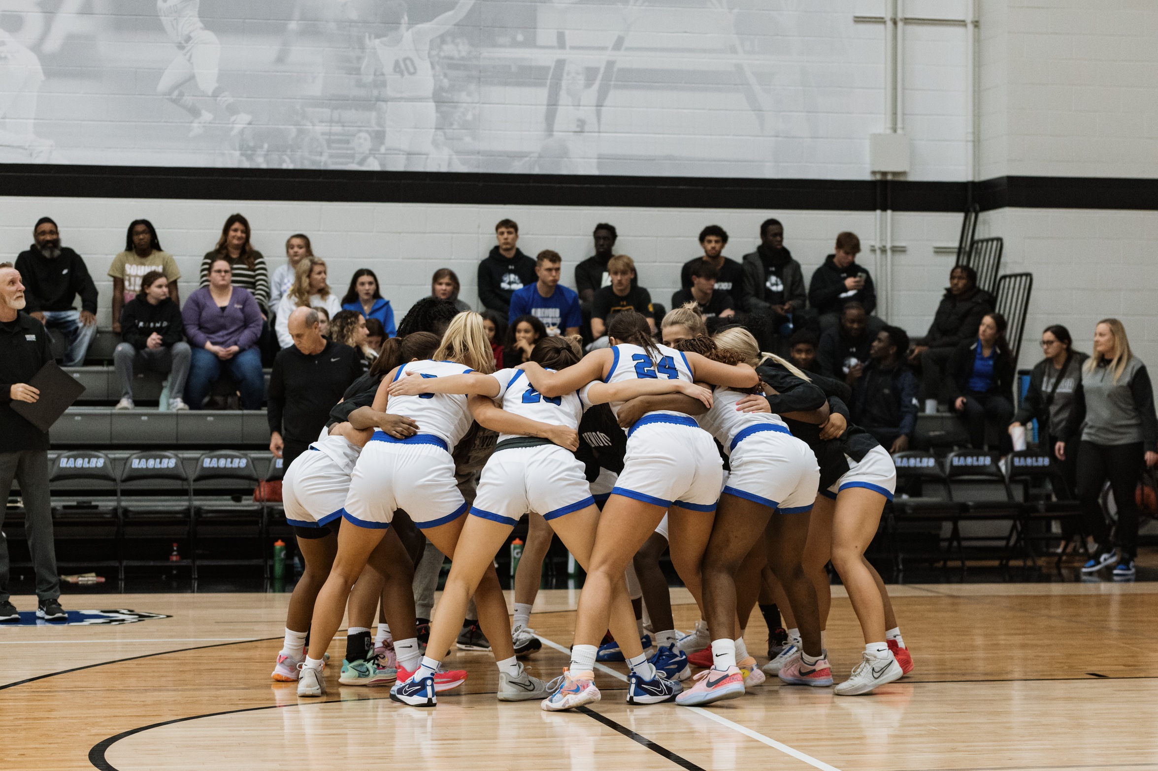 #1 Eagles Stifle Marshalltown at Home