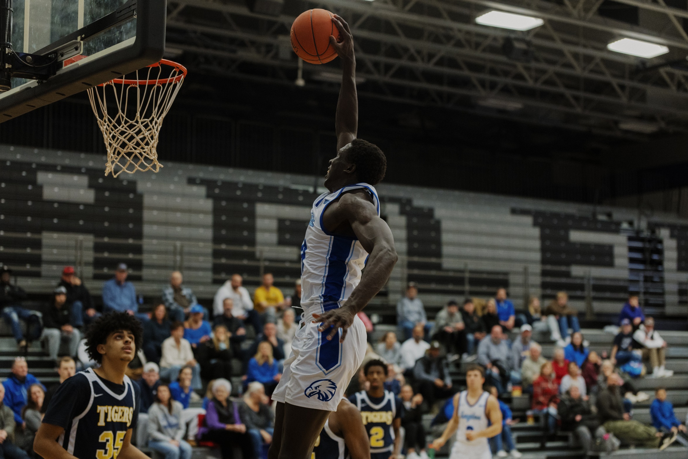 #2 Eagles Leave Creston With a Win