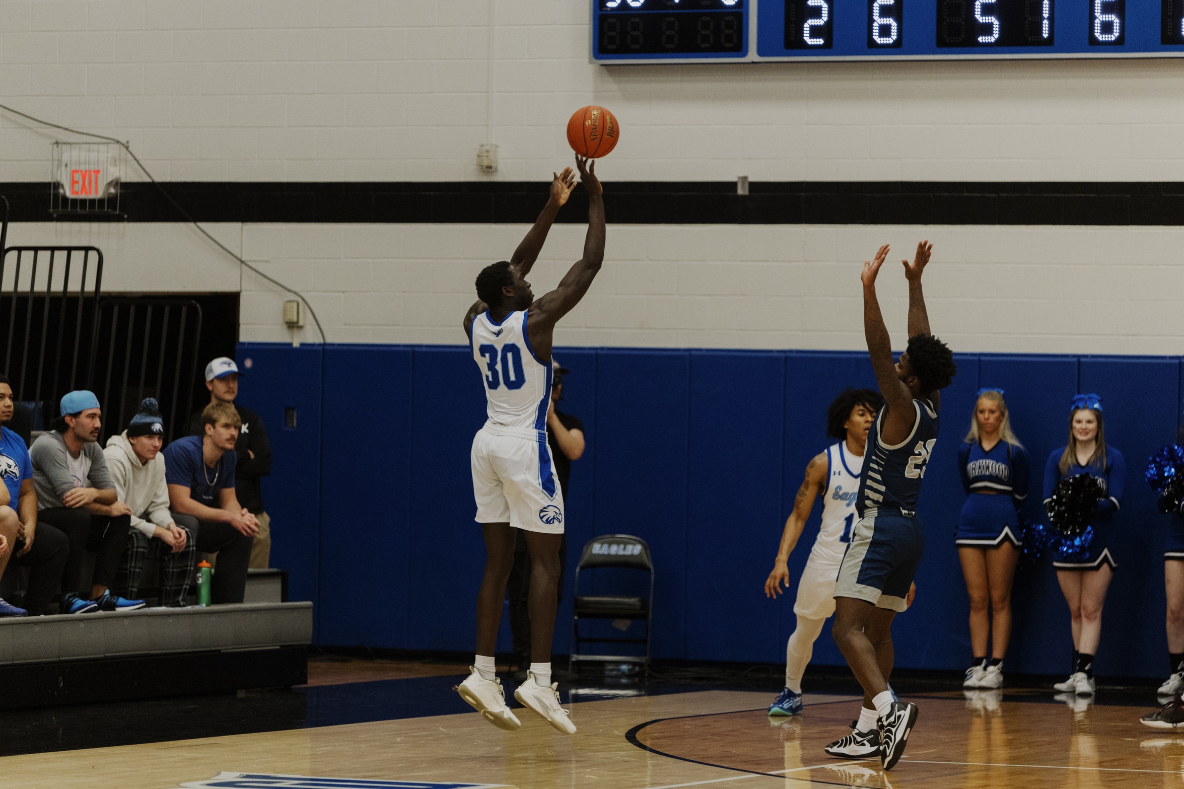 #2 Eagles Take Down Trojans