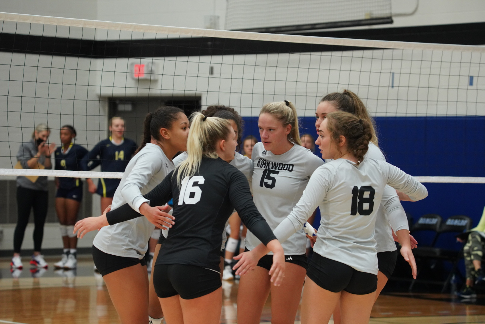 NO.6 EAGLES FALL TO NO.1 IOWA CENTRAL
