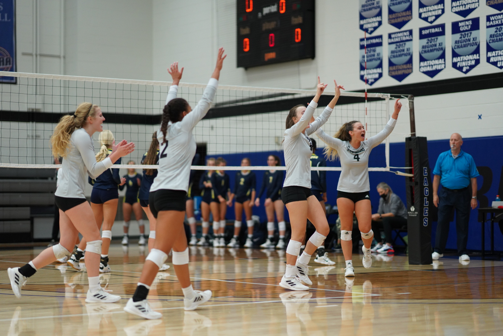 Eagles top No.14 Lincoln Land in tough field