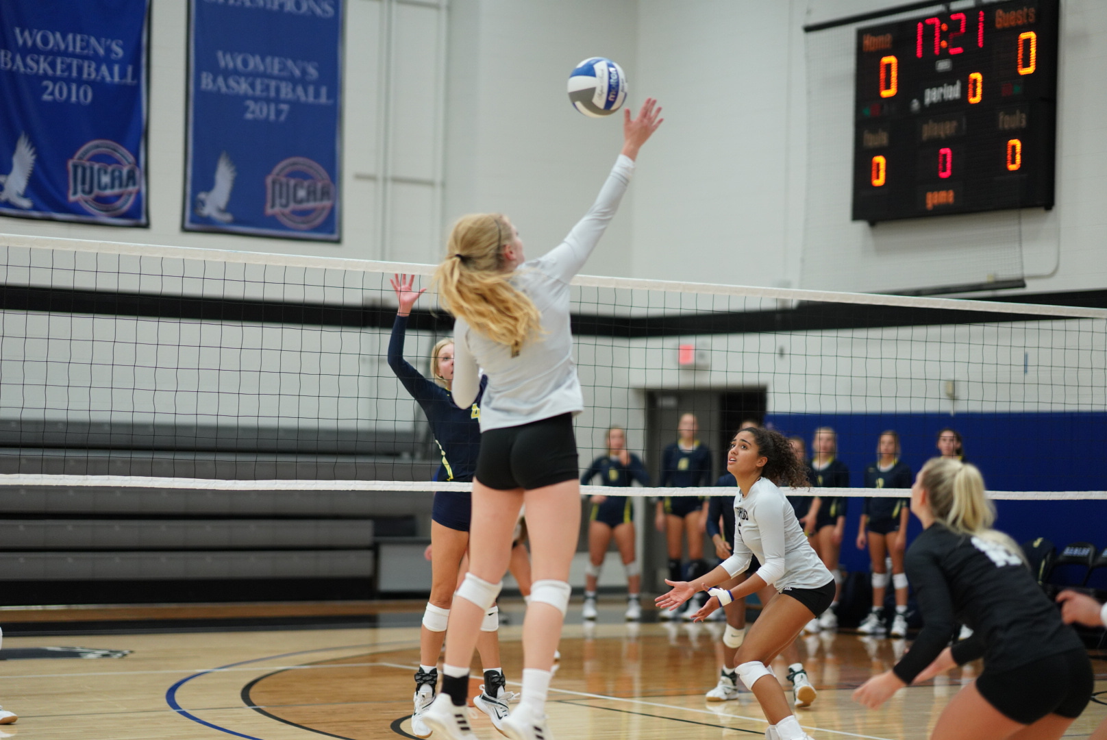 NO.6 EAGLES SPLIT AT ILLINOIS CENTRAL
